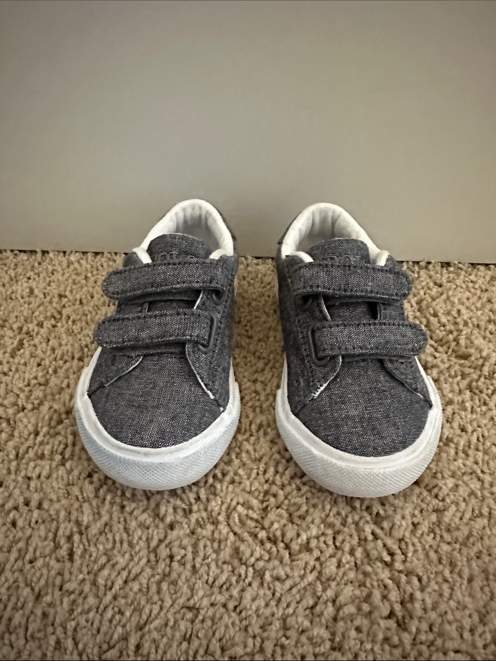 Ralph Lauren Gray Canvas Velcro toddler Sneakers - size 5